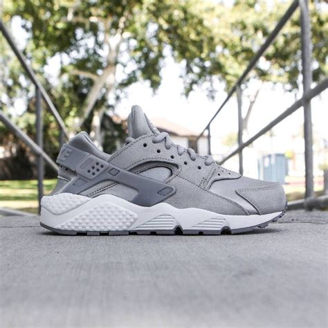 nike huarache damen grau weiß|Buy Women's Nike Huarache Shoes & New Sneakers .